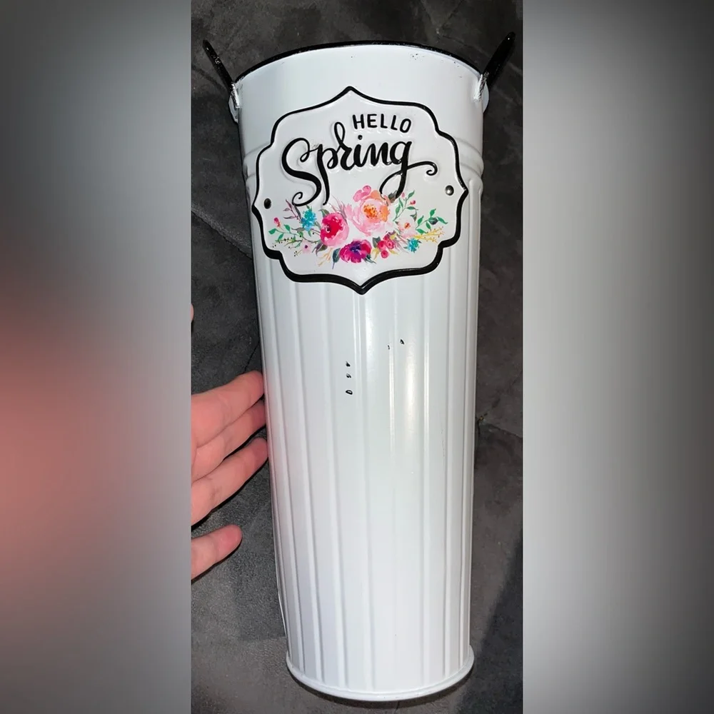 NWOT ‘‘Hello Spring” White Tin Shabby Chic Modern Farmhouse Vase w/ Handles